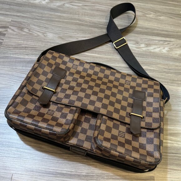 Louis Vuitton Brown and Red Messenger Bag with Iconic Design - Picture 3 of 14